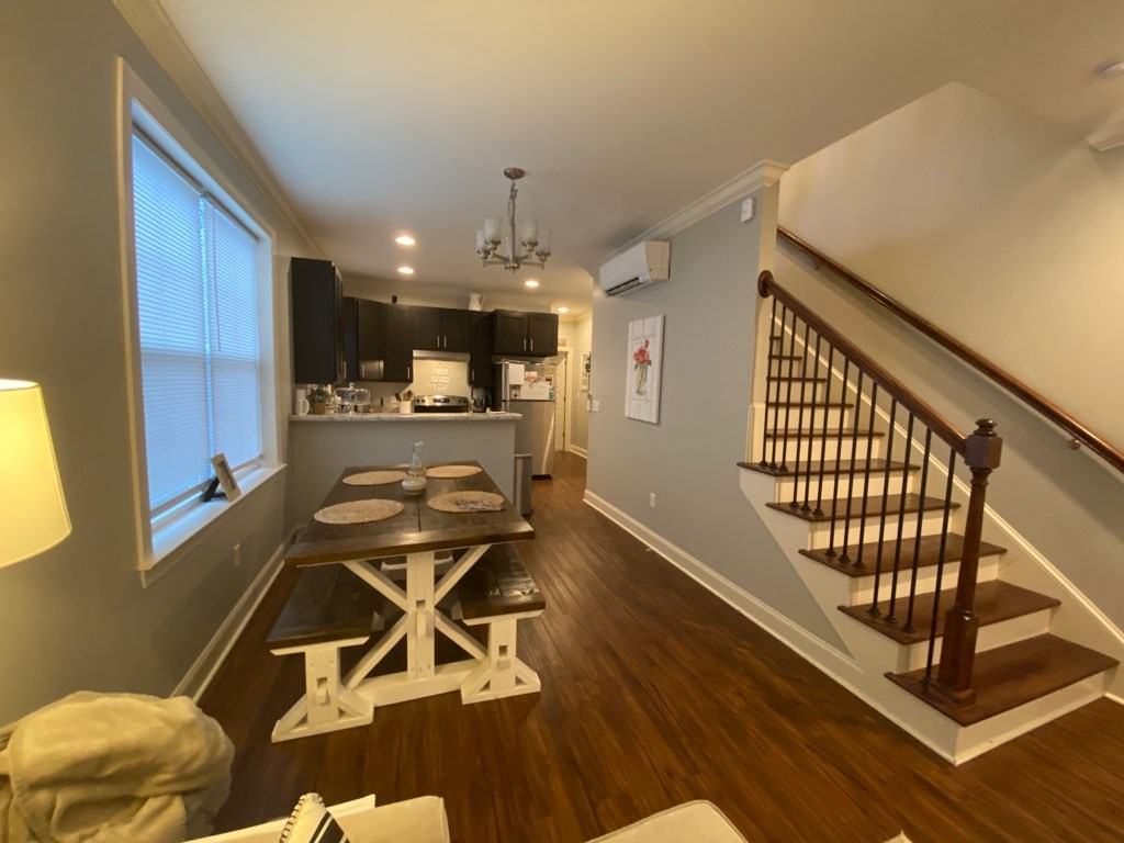 40 N Larchmont Ave - Photo 3 of 11