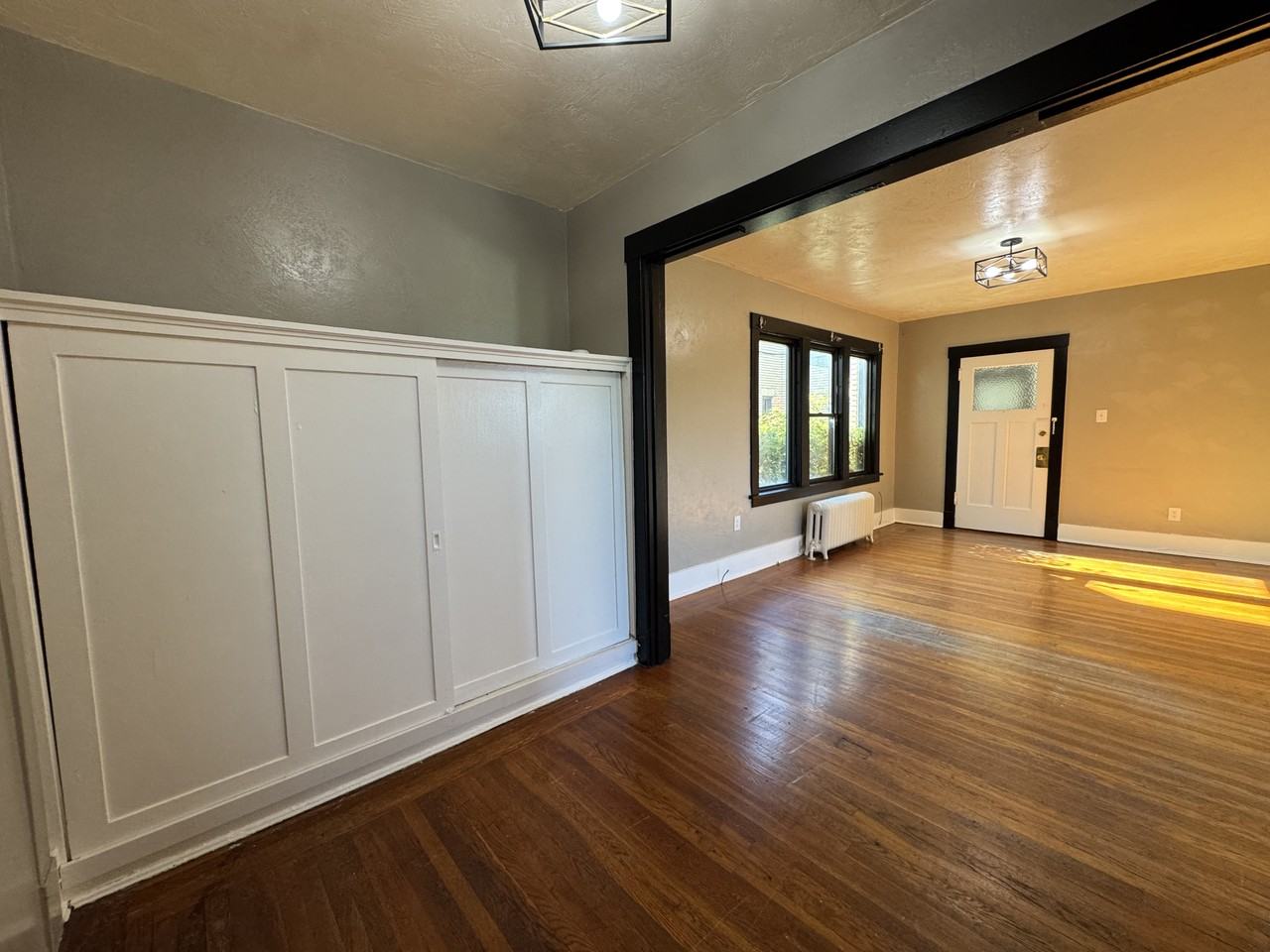 2812 Broadway Ave #E - Photo 4 of 12
