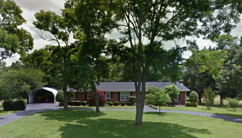1677 Coleman Hill Rd - Photo 2 of 20