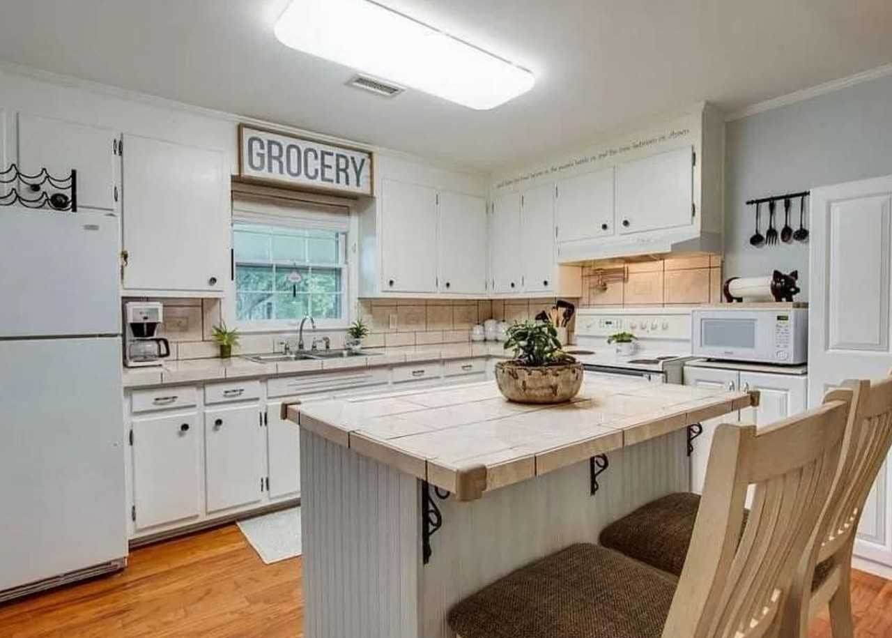 1677 Coleman Hill Rd - Photo 4 of 20
