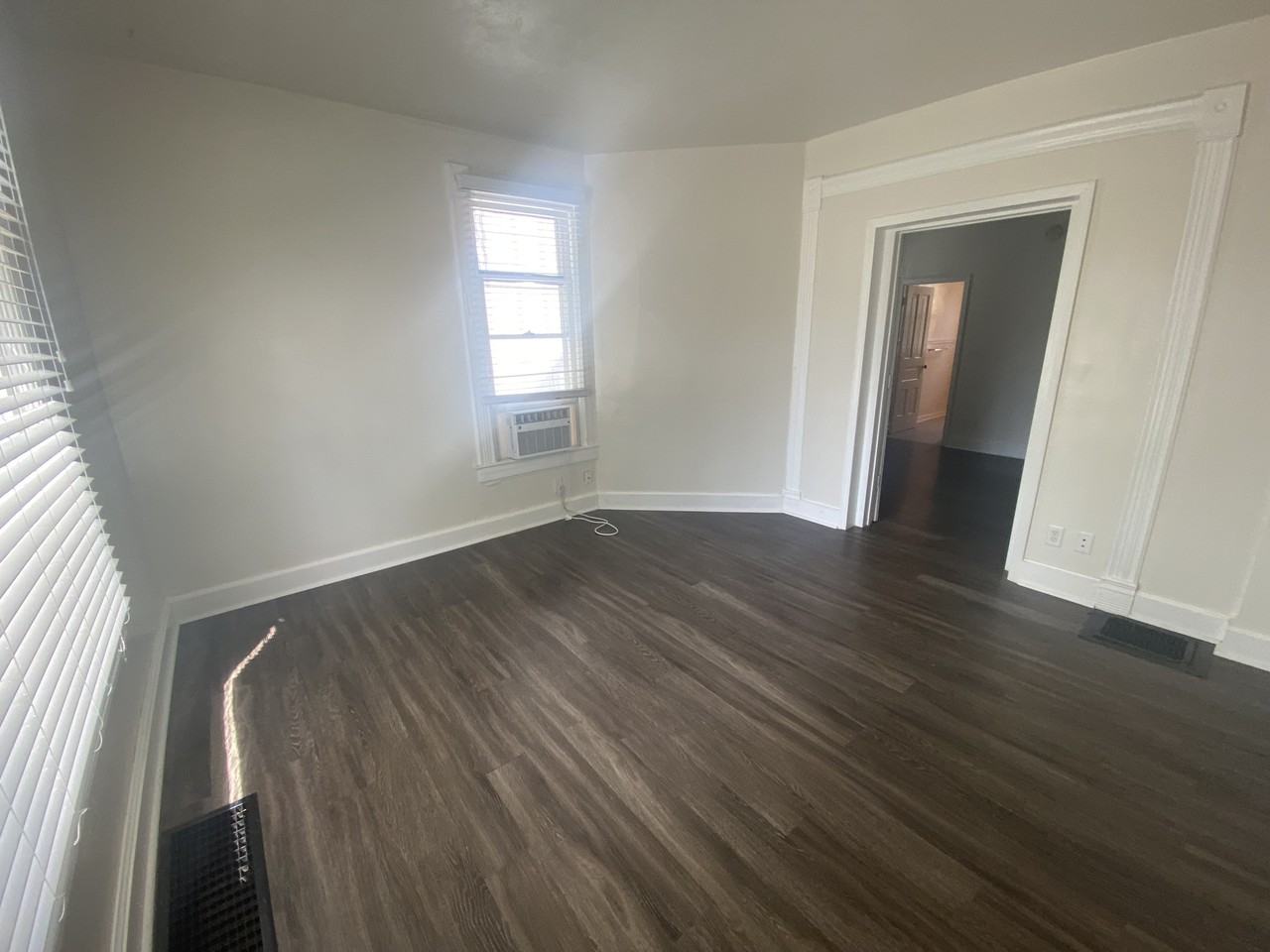 222 Fairchild St - Photo 4 of 25
