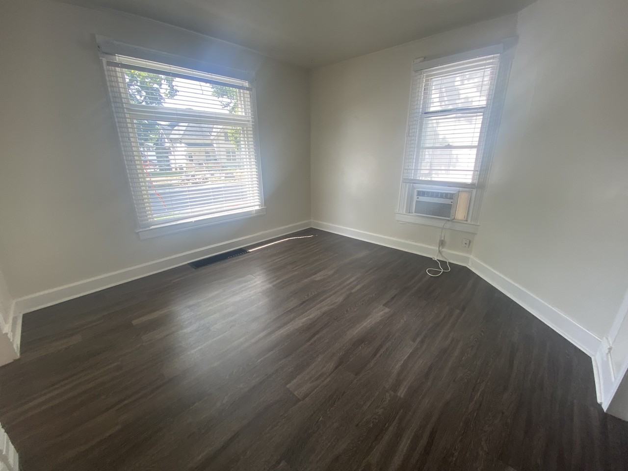 222 Fairchild St - Photo 5 of 25