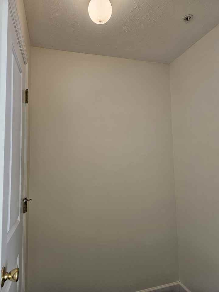 600 E 8th St - Photo 3 of 9