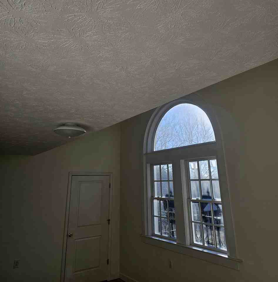 600 E 8th St - Photo 6 of 9