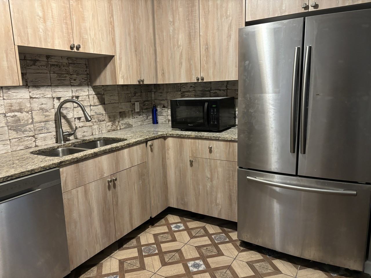 1311 Heather Cir - Photo 3 of 18