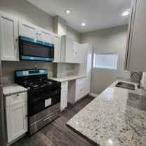 1027 W Mistletoe Ave #2 - Photo 1 of 1