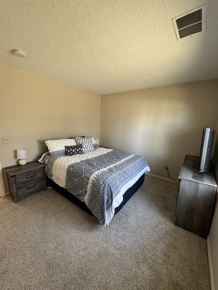 9438 Ranchview Ln N - Photo 5 of 10