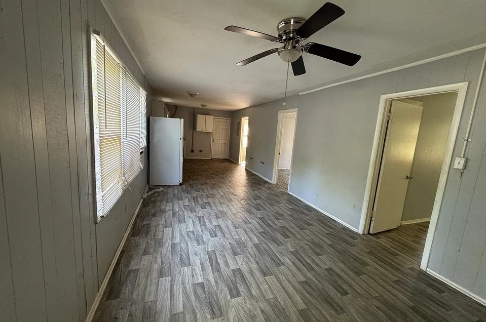 2858 Jadan Pl - Photo 2 of 7