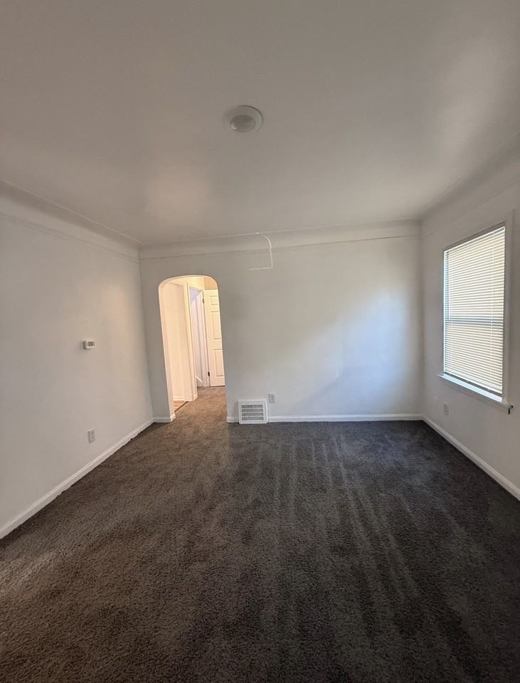 9641 Evergreen Ave - Photo 2 of 12