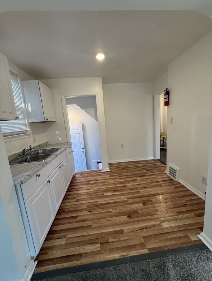 9641 Evergreen Ave - Photo 7 of 12