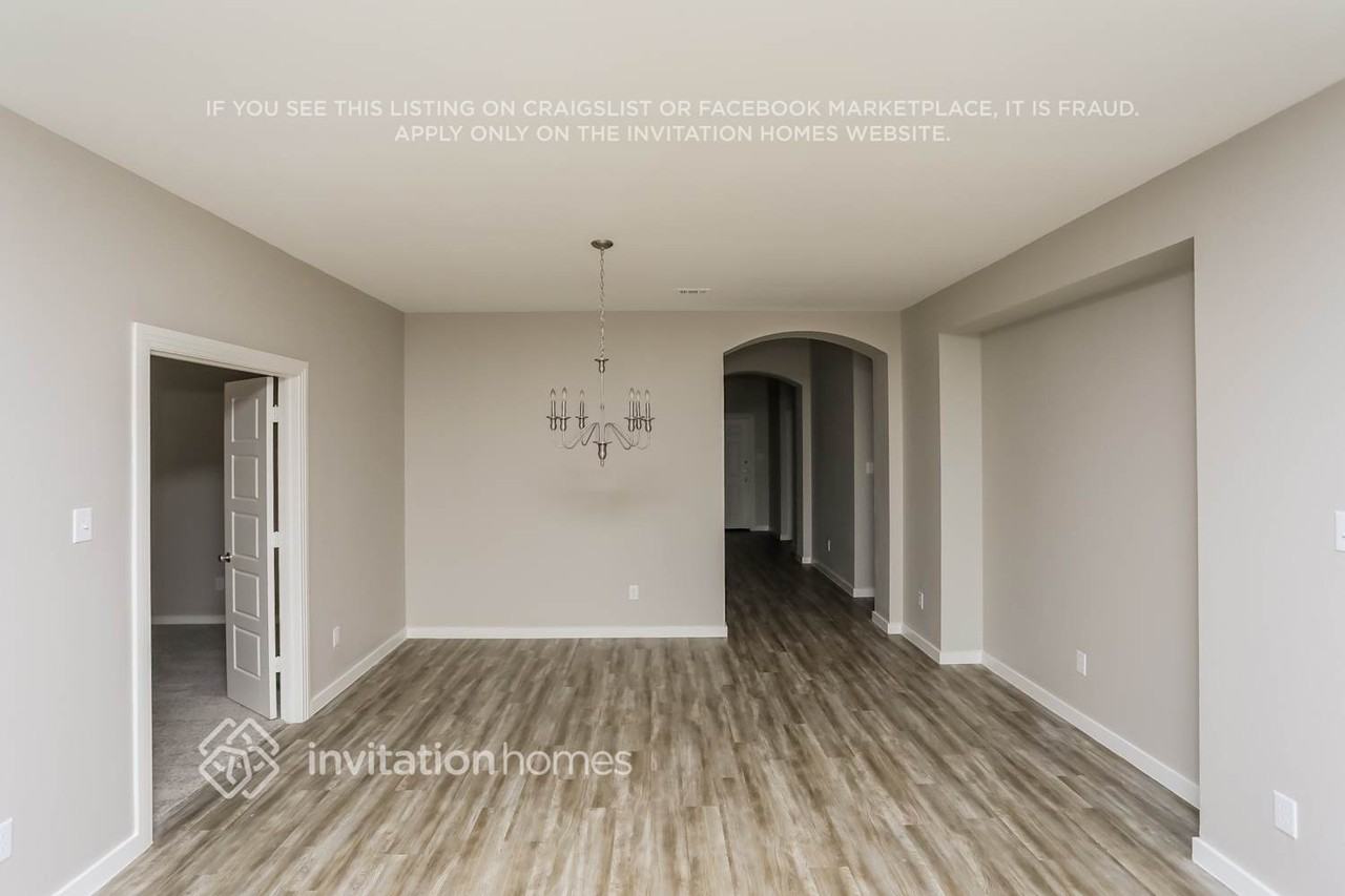 1522 Calcot Ln - Photo 6 of 14