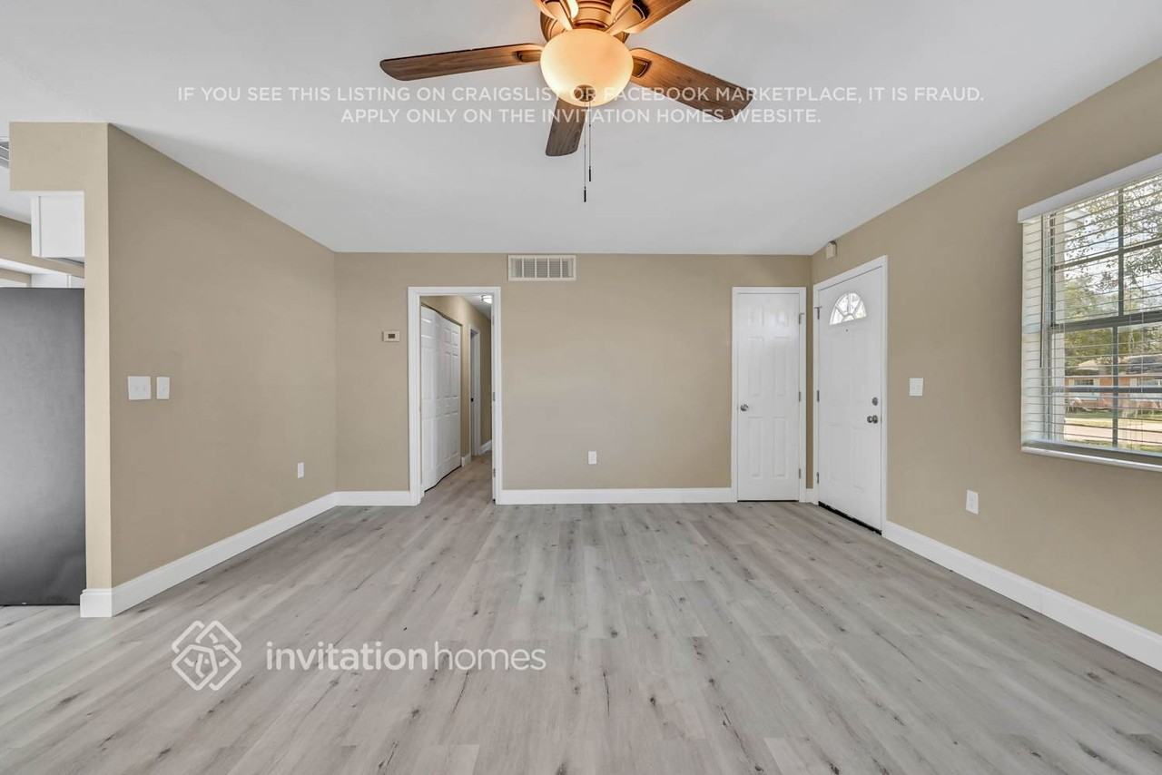 5311 Green Velvet Ct - Photo 6 of 18