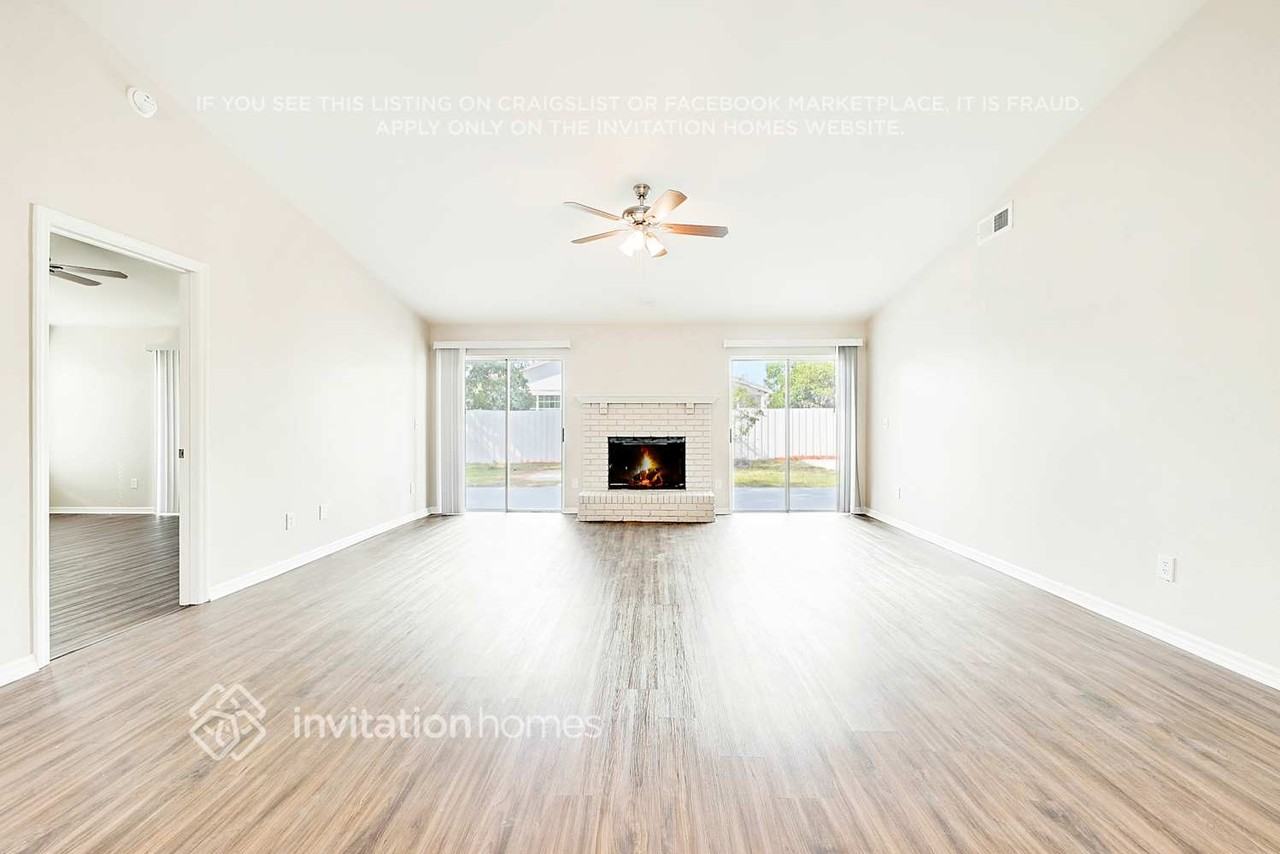 4730 Doberman St - Photo 5 of 29