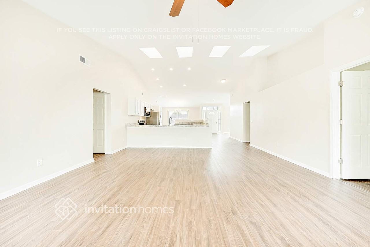 4730 Doberman St - Photo 7 of 29