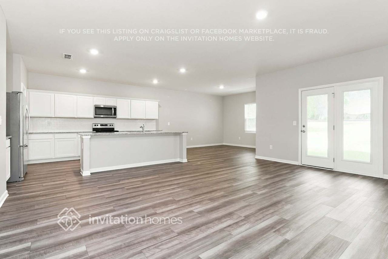 145 Colbury St - Photo 4 of 17