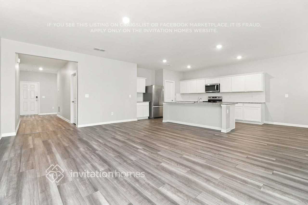 145 Colbury St - Photo 5 of 17