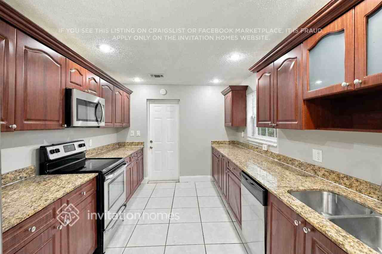 11600 Nw 27th Ct #2 - Photo 7 of 17