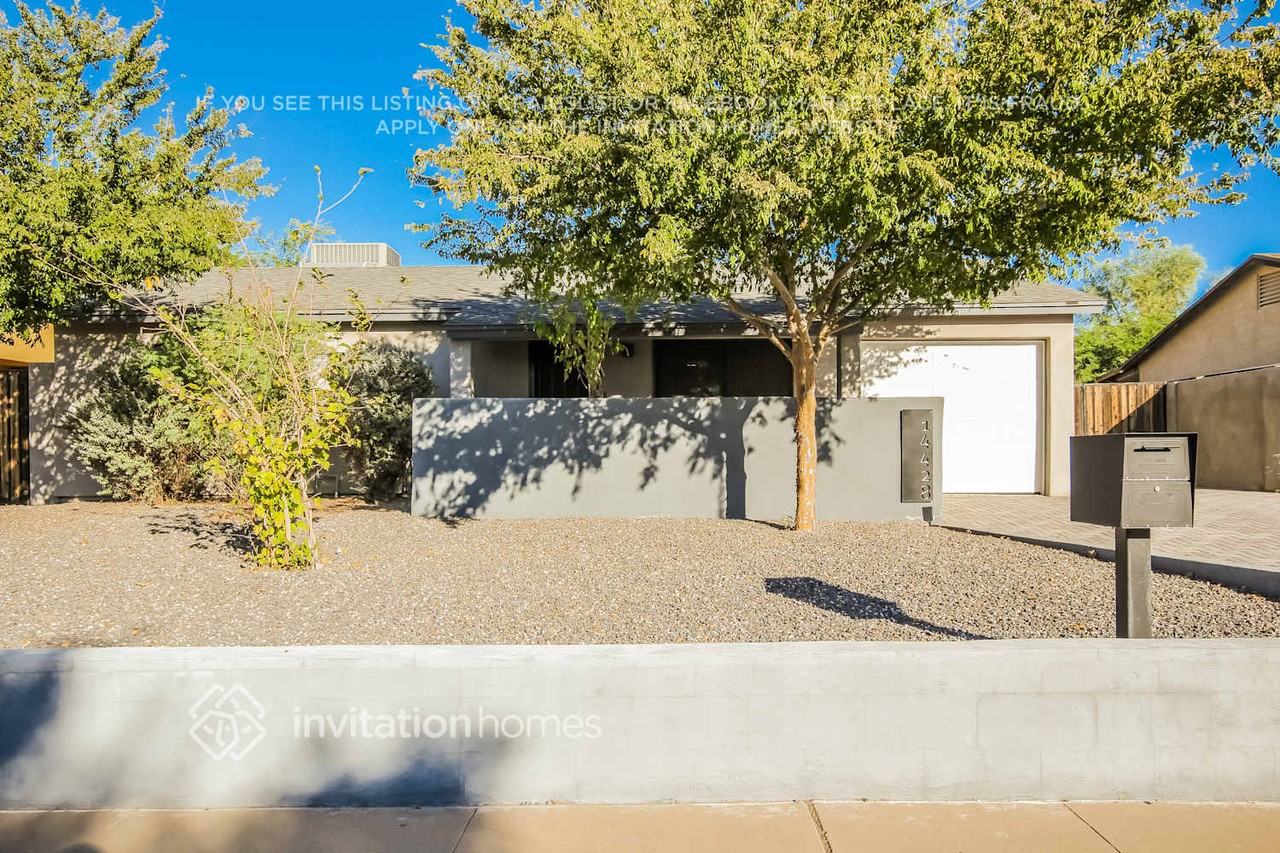 14428 N 33rd Pl - Photo 2 of 17