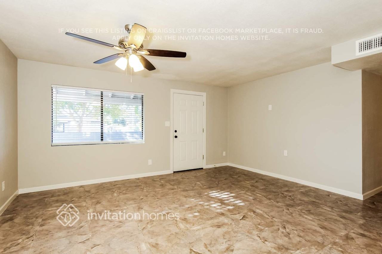 14428 N 33rd Pl - Photo 3 of 17