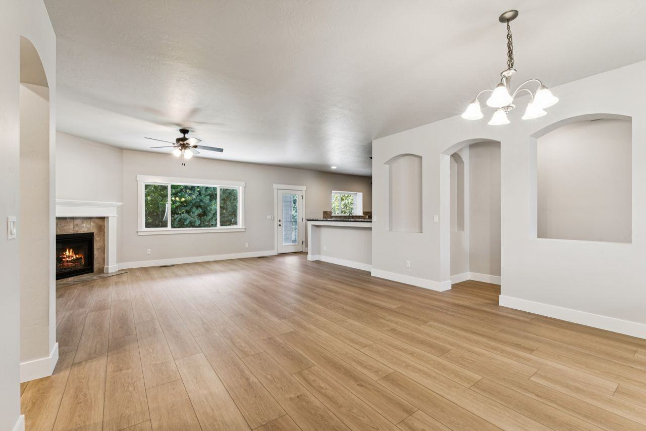 891 N Tullshire Way - Photo 3 of 31