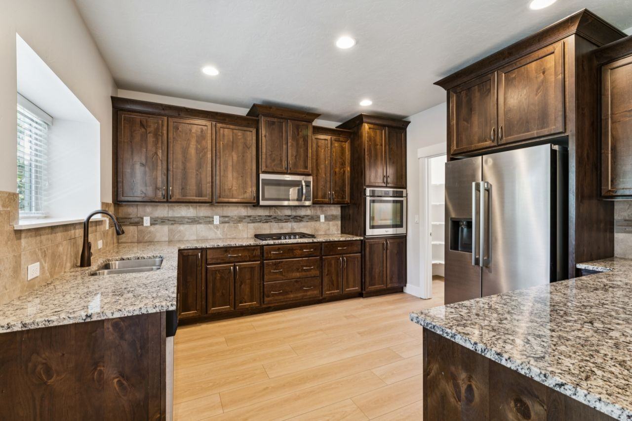 891 N Tullshire Way - Photo 7 of 31