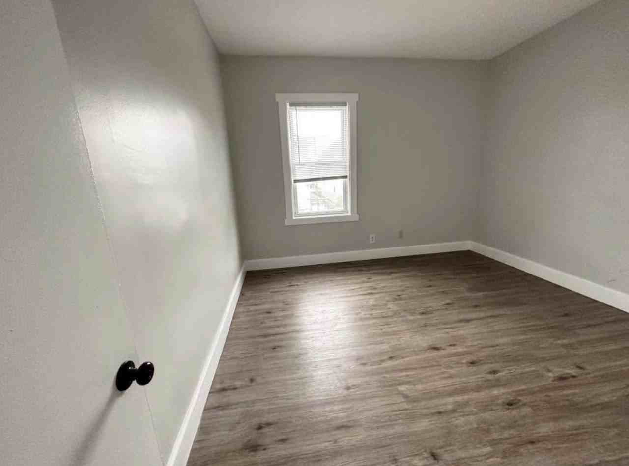 307 Central Ave #2E - Photo 3 of 8