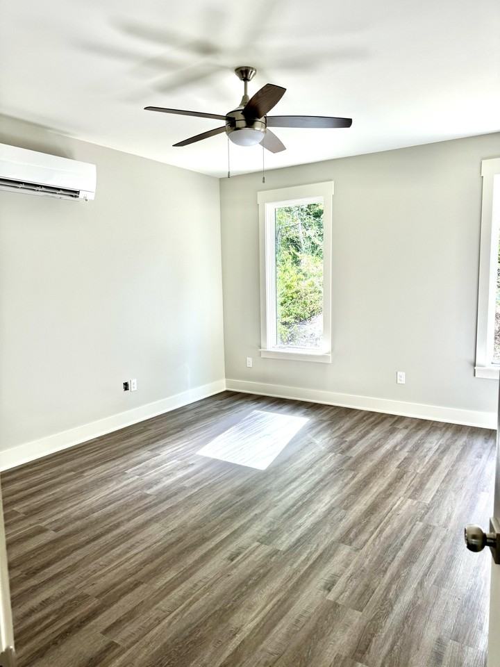 398 Thompson St #102 - Photo 5 of 7