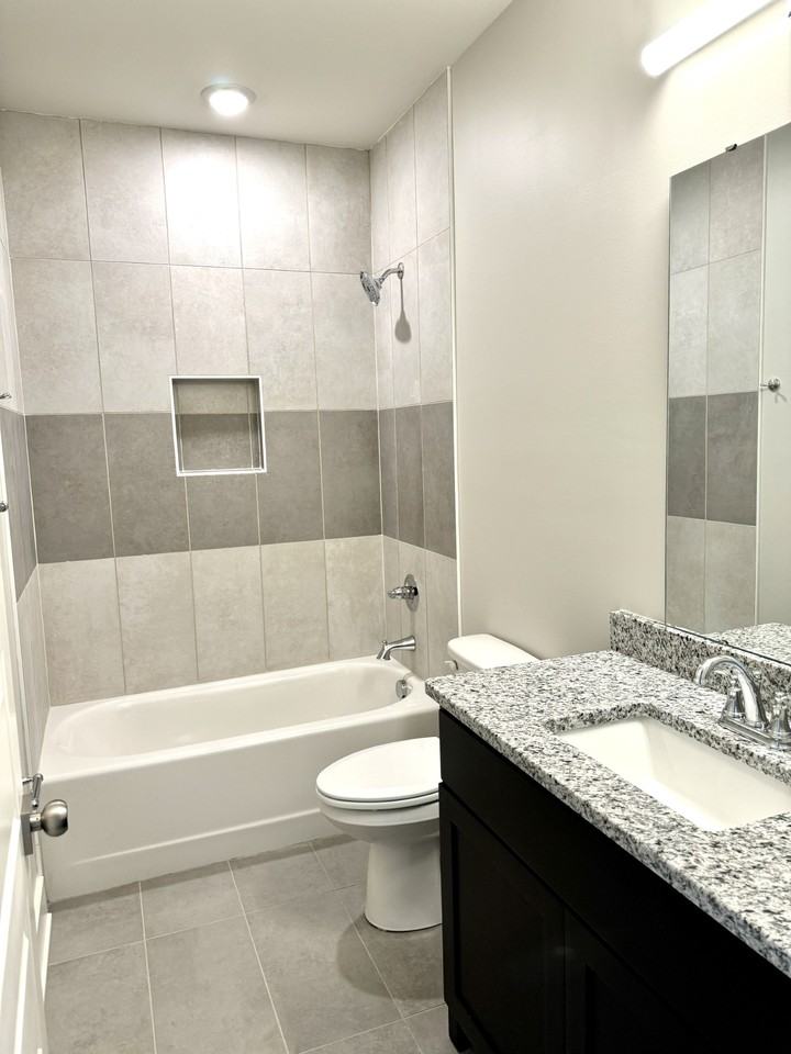 398 Thompson St #102 - Photo 6 of 7