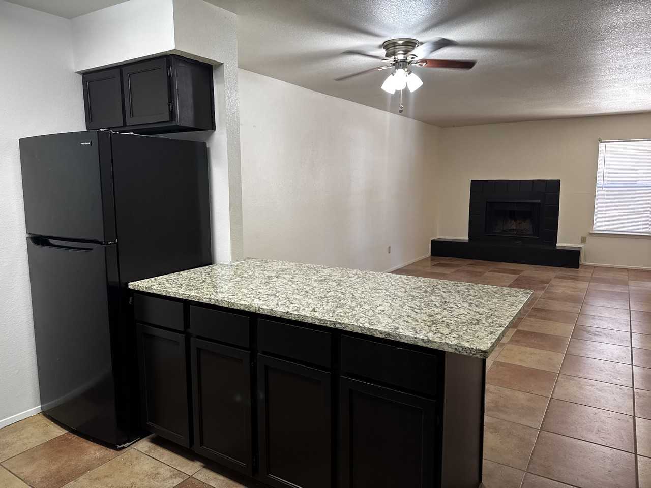 520 S Main Ave - Photo 2 of 2