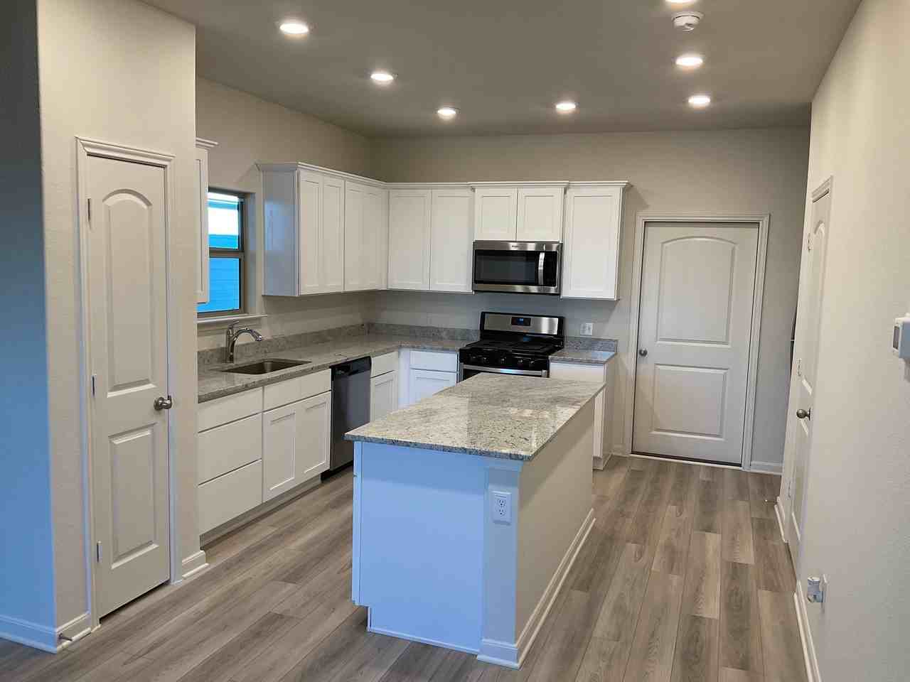 325 Stone Ct - Photo 2 of 21