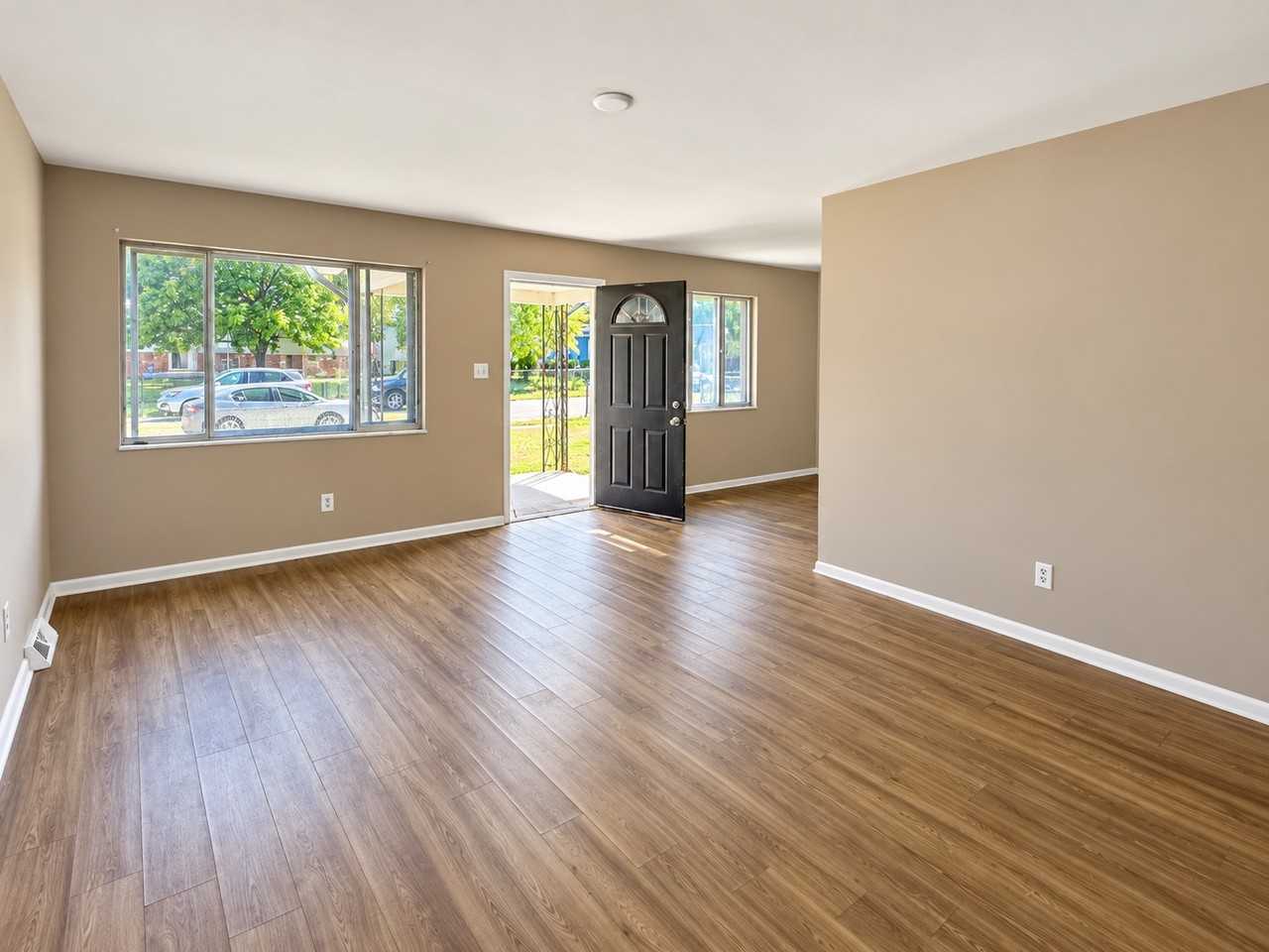 2830 Dietz St - Photo 2 of 12