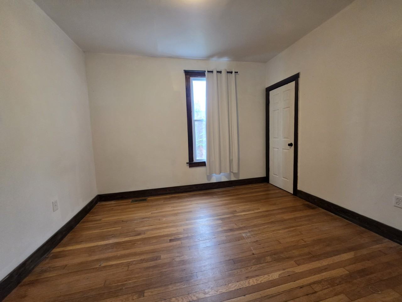 2563 Canton St #2567 - Photo 7 of 8