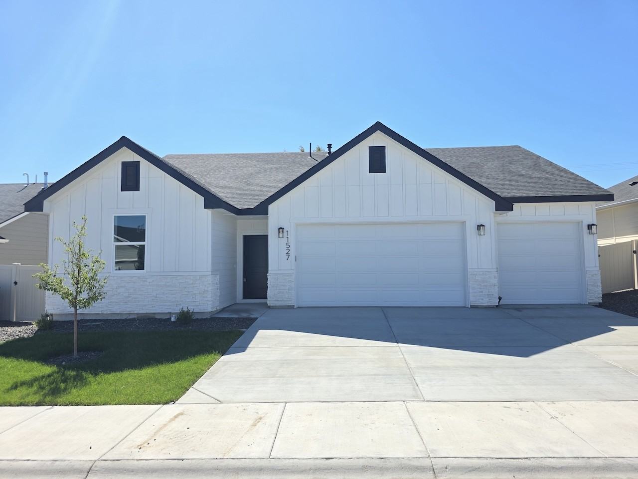 11527 W Black Dog Dr - Photo 2 of 17