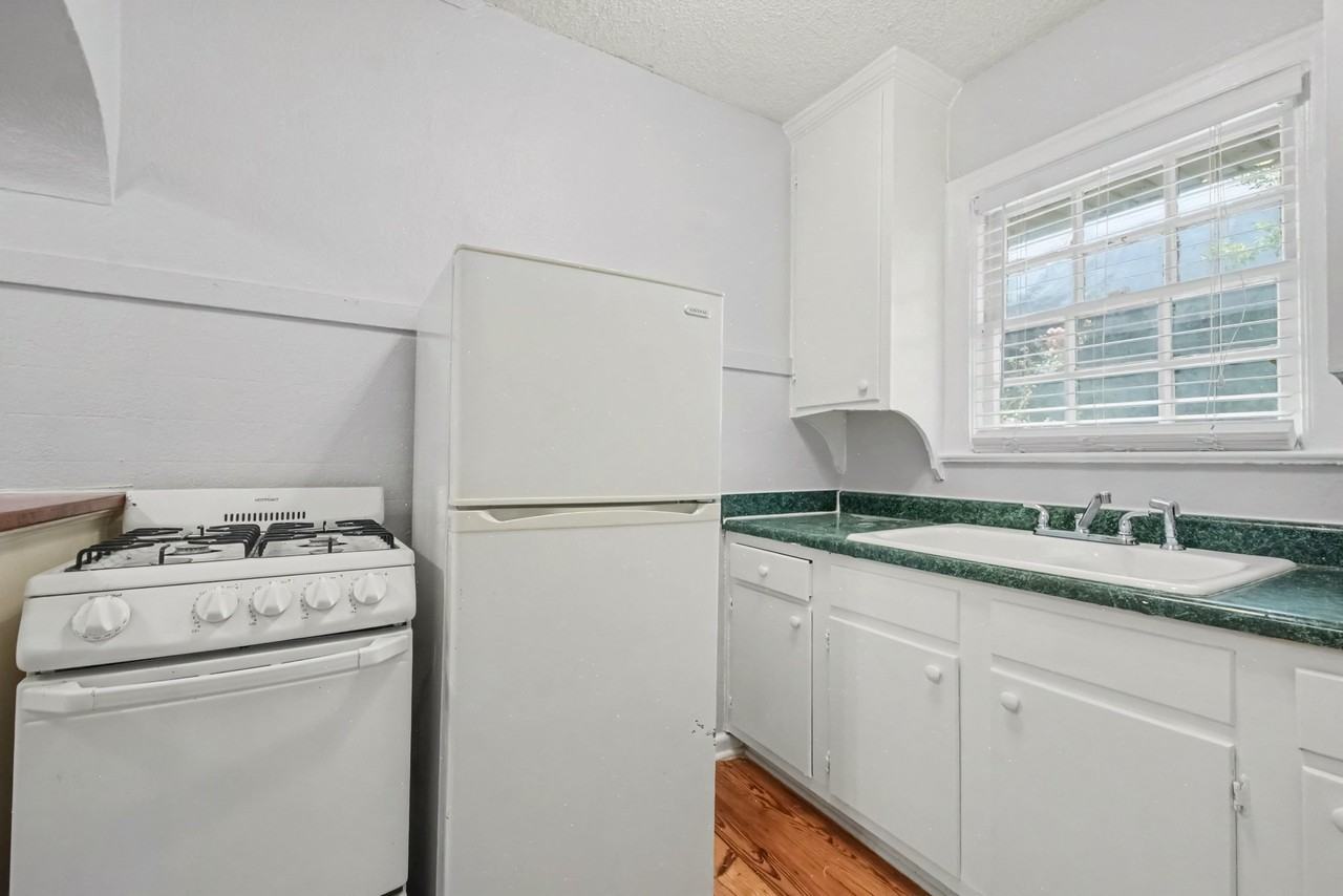 4026 Holland Ave #7 - Photo 3 of 15