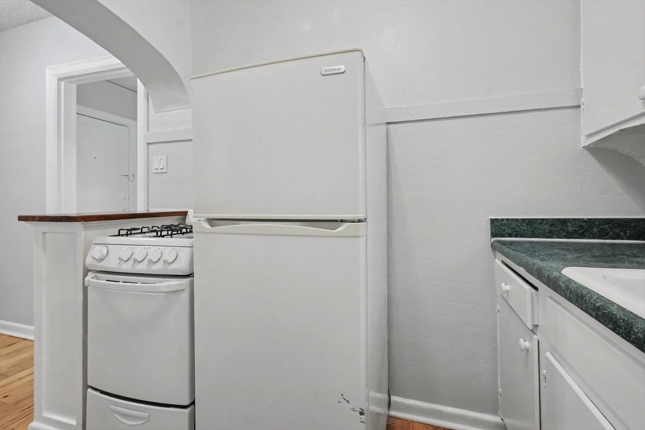 4026 Holland Ave #7 - Photo 4 of 15