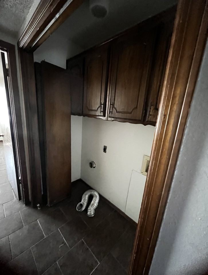 2950 Robert Rd - Photo 6 of 7