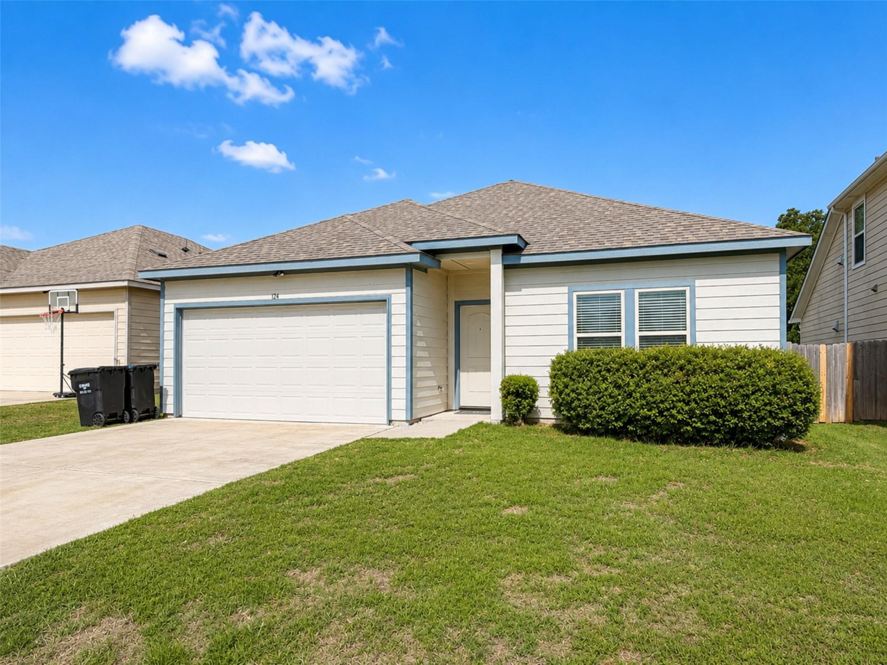124 Canales Cir - Photo 2 of 21