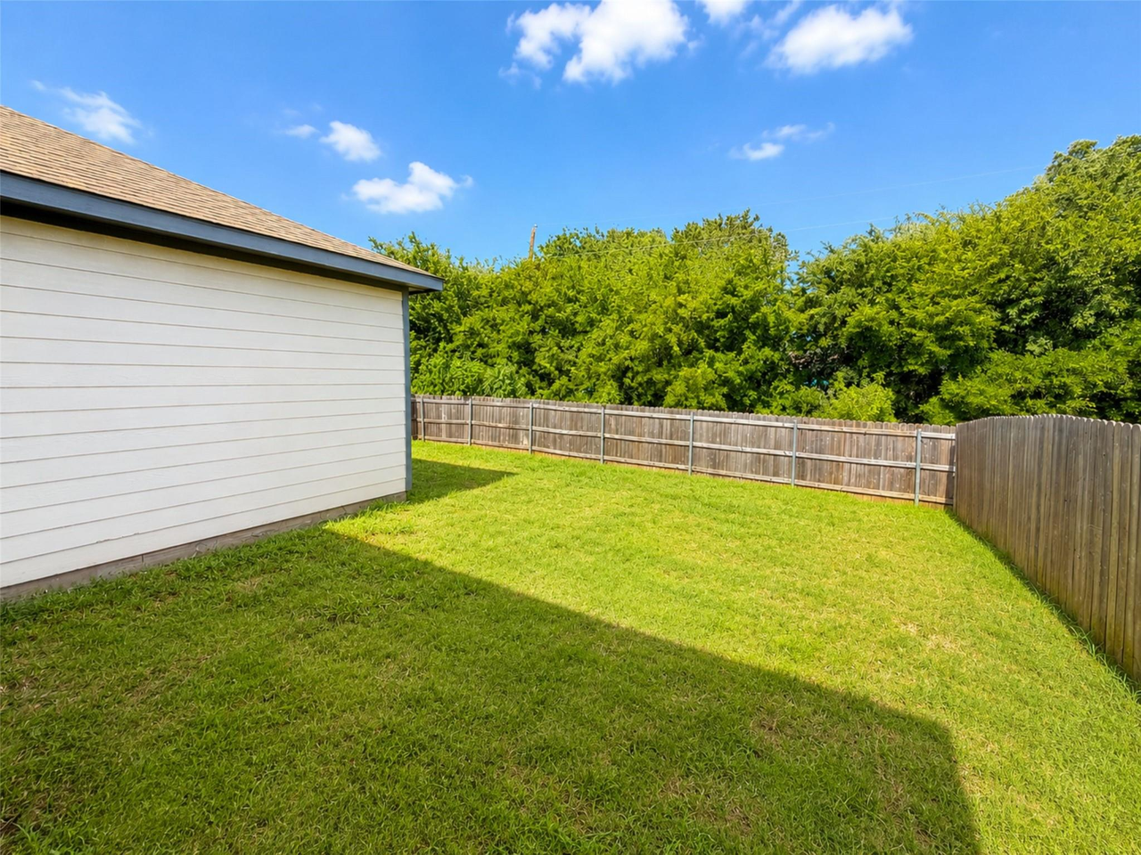 124 Canales Cir - Photo 4 of 21
