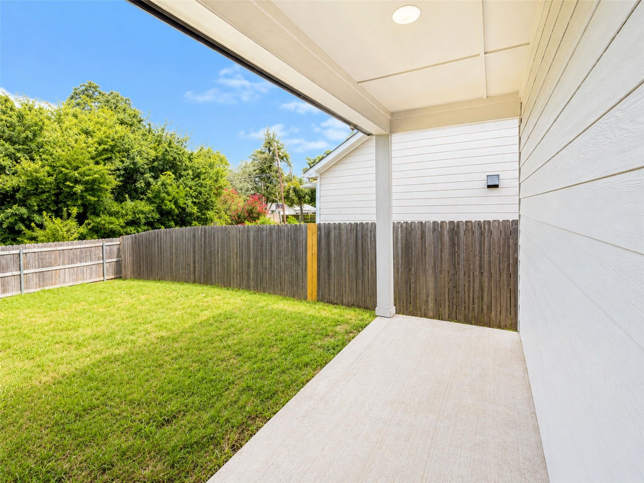 124 Canales Cir - Photo 5 of 21