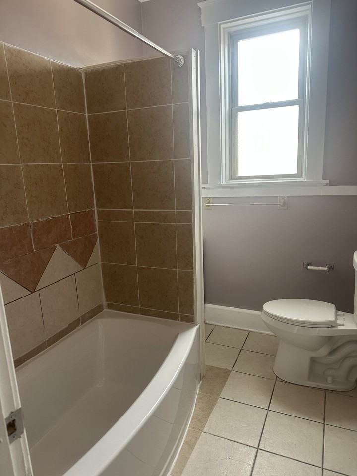 3339 Harrison Ave #3 - Photo 7 of 8