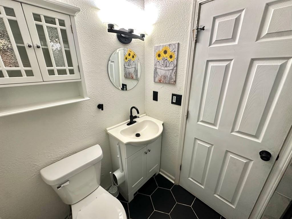 9415 Tallridge Ct - Photo 3 of 14