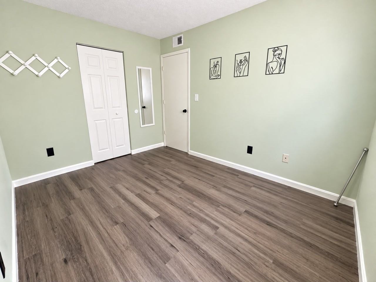 9415 Tallridge Ct - Photo 6 of 14