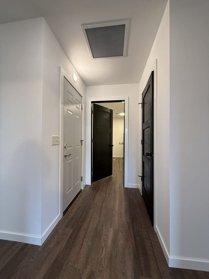 5491 164th St #5493 - Photo 3 of 18