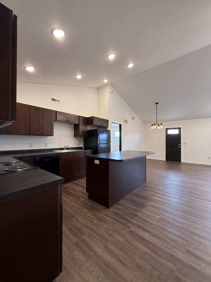 5491 164th St #5493 - Photo 5 of 18