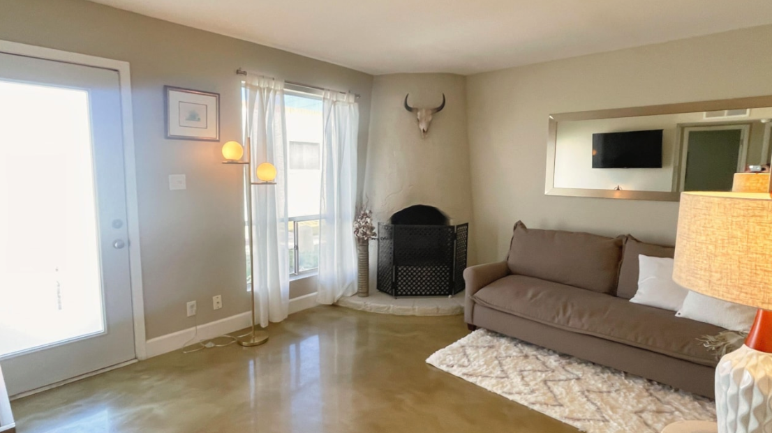 8058 E Oak St - Photo 5 of 14