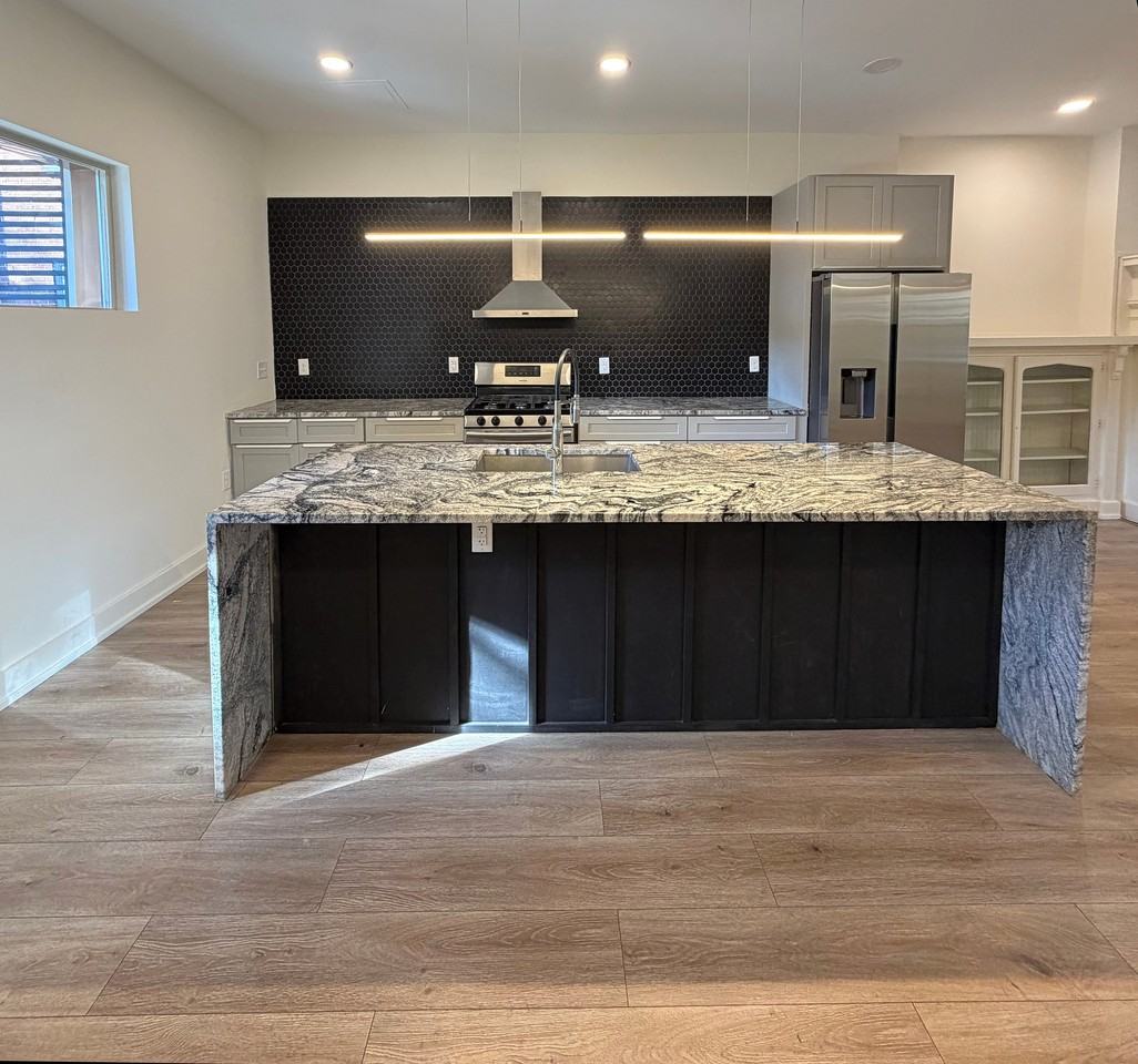 39 Auburn Ave - Photo 3 of 31