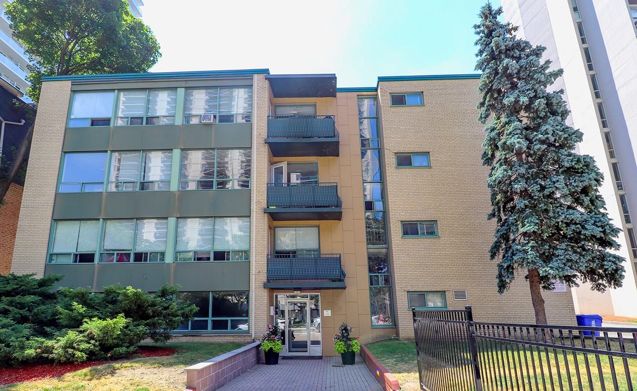 77 Erskine Avenue, Toronto - Photo 3 of 8