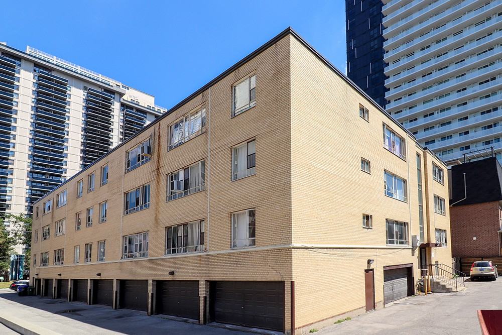 77 Erskine Avenue, Toronto - Photo 4 of 8