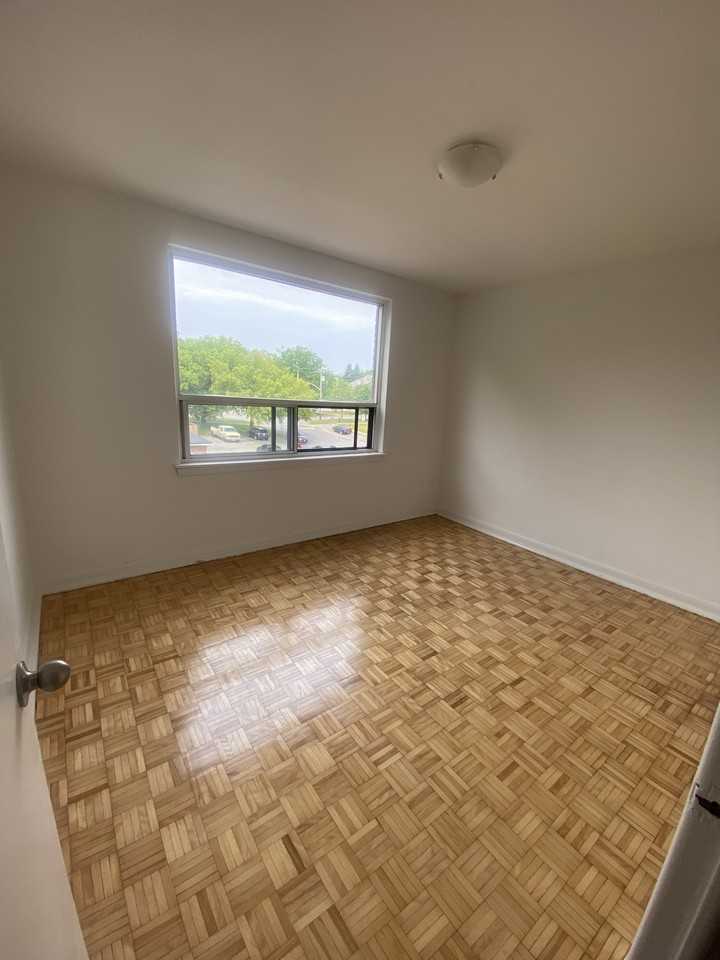 4 Hill Heights, Toronto - Photo 5 of 14