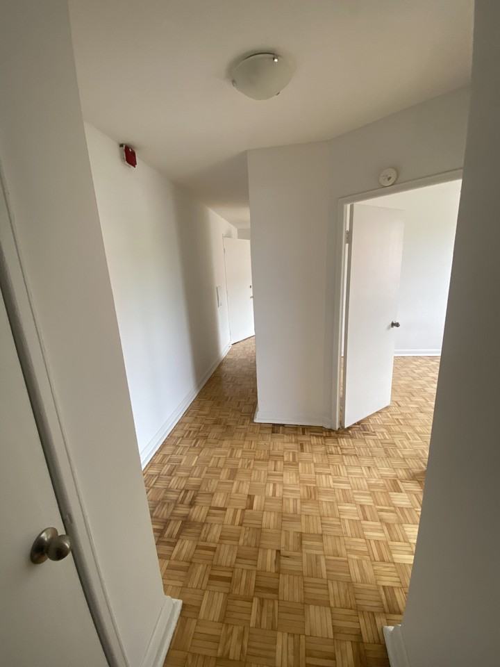 4 Hill Heights, Toronto - Photo 7 of 14